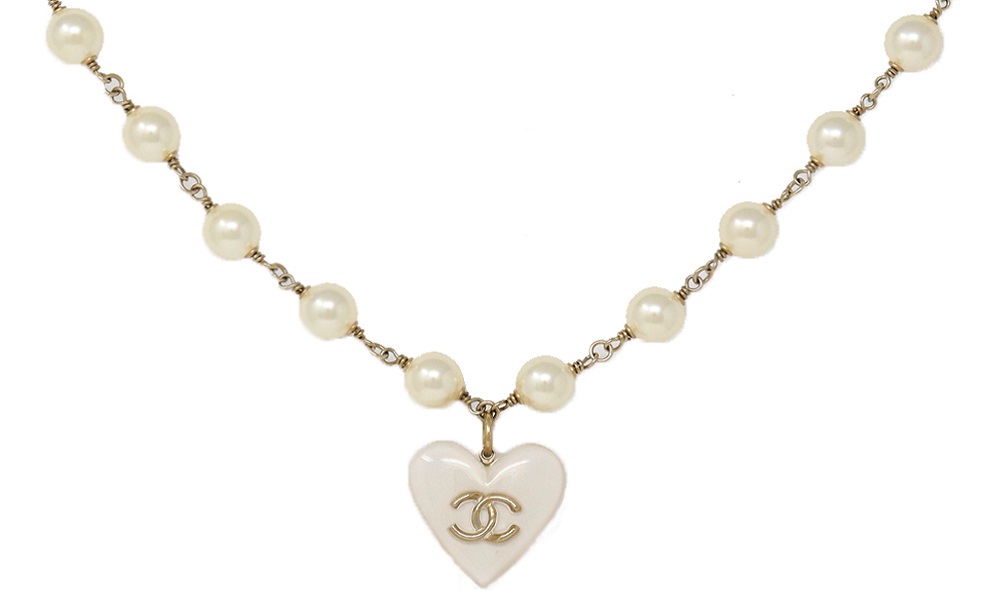 Competition: Chanel Heart Pendant Rental From BagButler