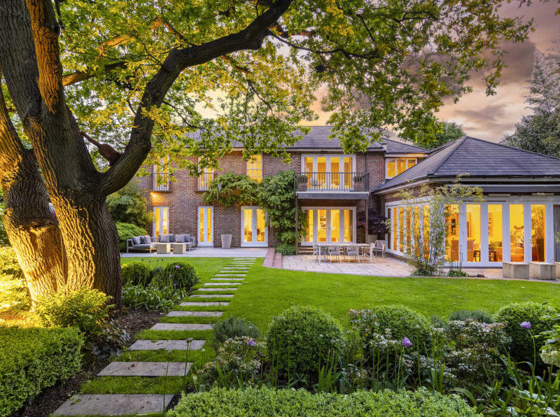 Luxury properties with stunning gardens