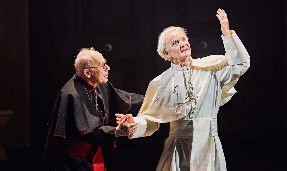 Review The Two Popes - Anton Lesser & Nicholas Woodeson - photo by Manuel Harlan