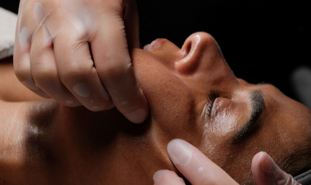 Face Sculpting Buccal Massage Image